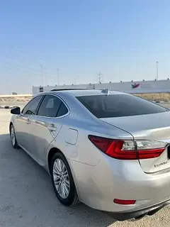 Lexus ES-Series