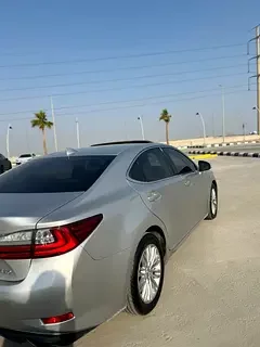 Lexus ES-Series