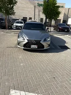 Lexus ES-Series