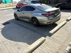 Lexus ES-Series