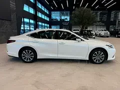Lexus ES-Series