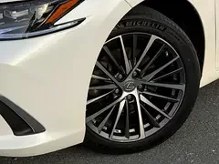 Lexus ES-Series
