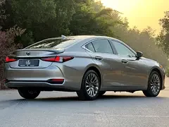 Lexus ES-Series