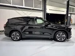 Nio EL8