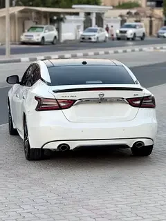Nissan Maxima