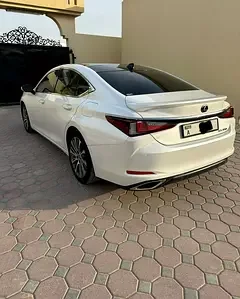 Lexus ES-Series