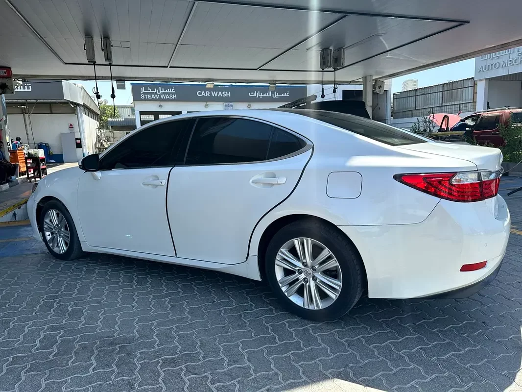 Lexus ES-Series