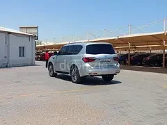 Infiniti QX80