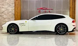 Ferrari GTC4 Lusso T