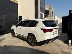 Lexus LX-Series