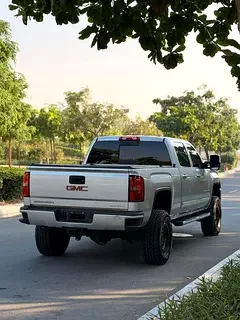 GMC Sierra