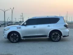 Infiniti QX80