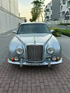 Mitsuoka Le-Seyde