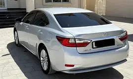 Lexus ES-Series