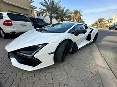 Lamborghini Revuelto