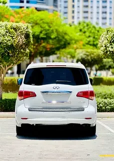Infiniti QX80
