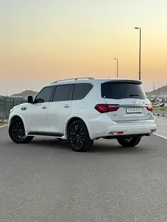 Infiniti QX80