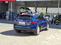 Infiniti QX70