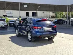 Infiniti QX70