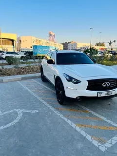 Infiniti QX70