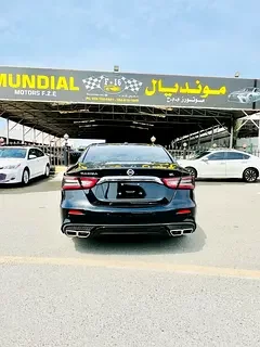 Nissan Maxima