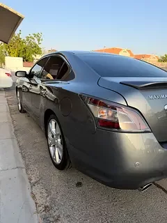 Nissan Maxima