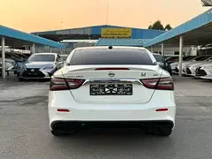 Nissan Maxima