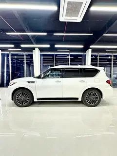 Infiniti QX80