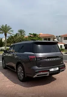 Infiniti QX80