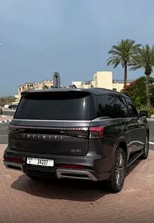 Infiniti QX80