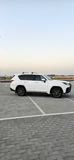 Lexus LX-Series