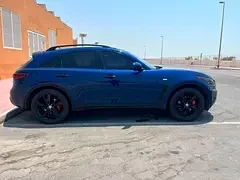Infiniti QX70