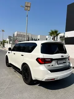 Infiniti QX80