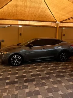 Nissan Maxima