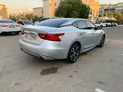 Nissan Maxima