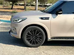 Infiniti QX80