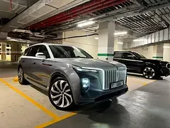 Hongqi E-HS9