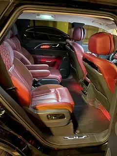 Hongqi E-HS9