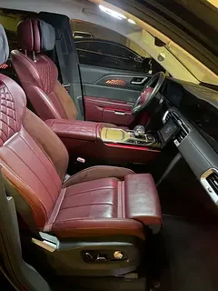 Hongqi E-HS9