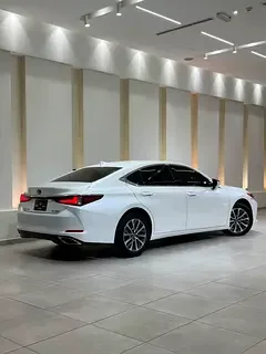 Lexus ES-Series
