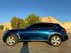 Infiniti QX70