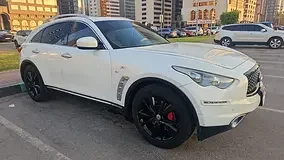 Infiniti QX70