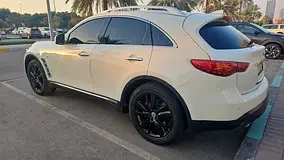 Infiniti QX70
