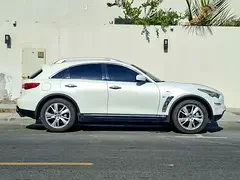 Infiniti QX70