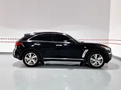 Infiniti QX70