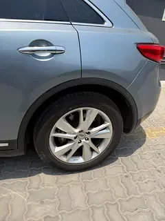 Infiniti QX70