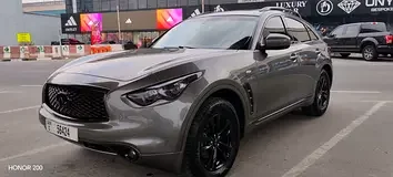 Infiniti QX70