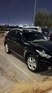 Infiniti QX70