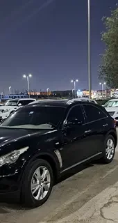 Infiniti QX70