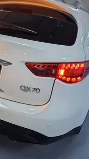 Infiniti QX70